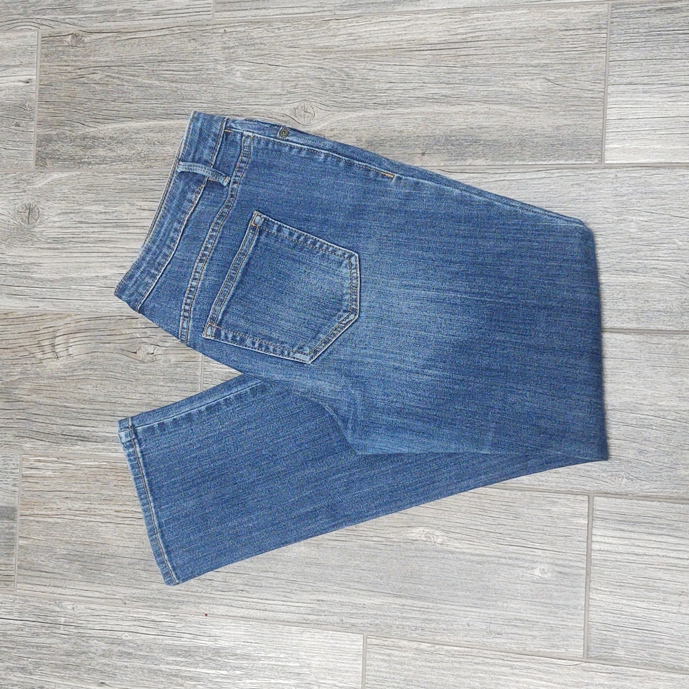 Liz Claiborne Classic Fit Jean~Straight Leg~Size 8 Petite~EUC!